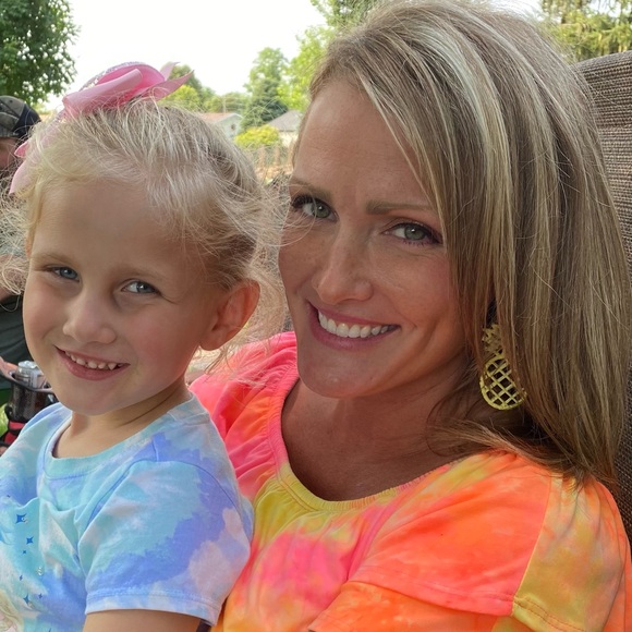 Meet your Posher, Michelle - Picture 2 of 6